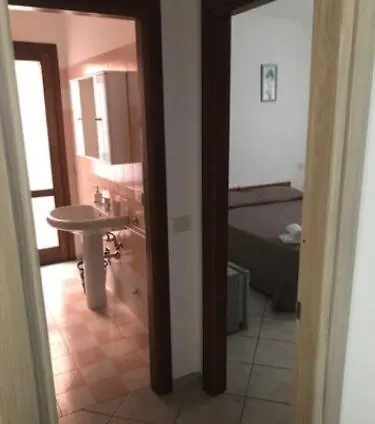 Alojamento de Acomodação e Pequeno-almoço B&B Marconi Stanza 1 Santa Teresa Gallura Itália